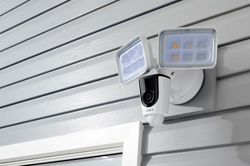 Lorex 1080p Wi-Fi Floodlight Camera - Open Box - Lorex Corporation